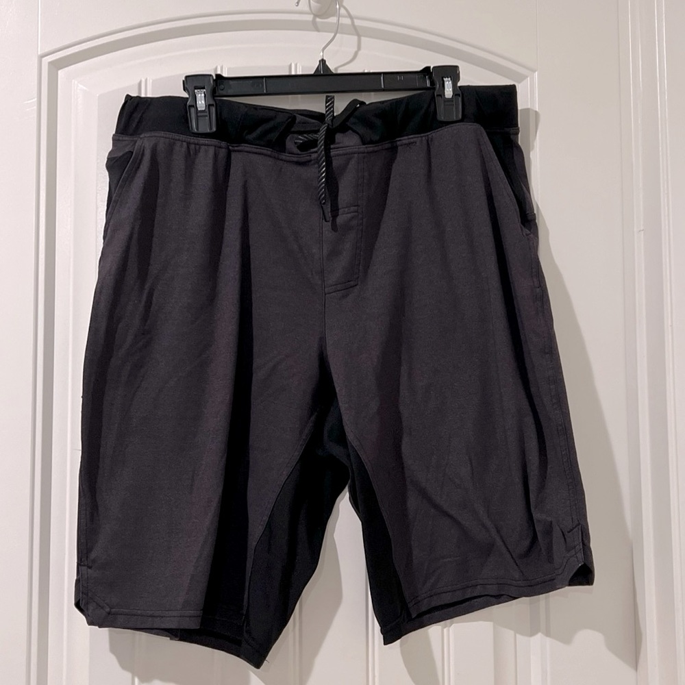 Men’s Hylete athletic shorts size XXL Gray and black